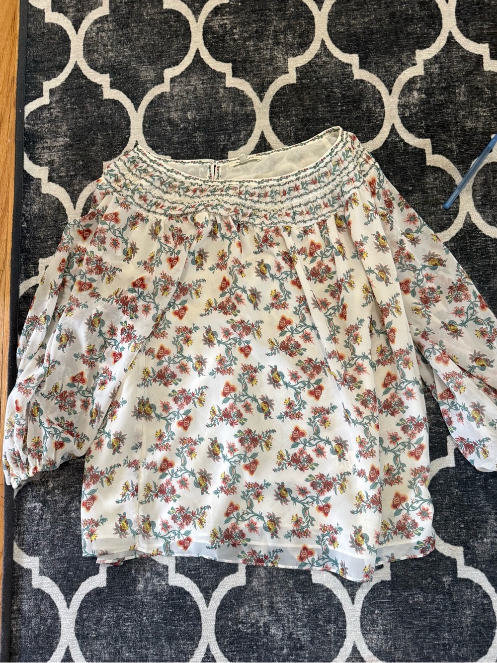 Title: Max Studio Floral Smocked Neck Peasant Blouse Boho Top